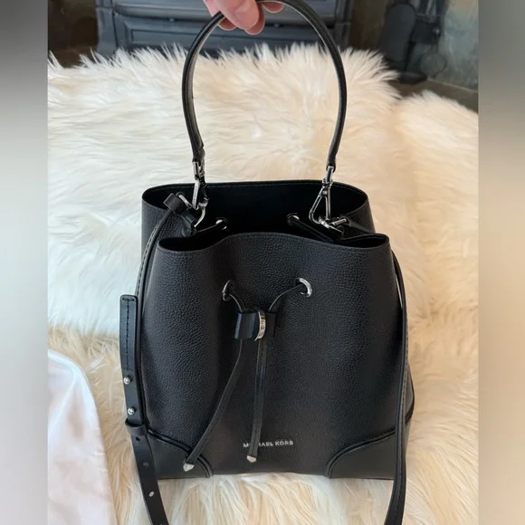 Michael Kors Black Leather Bucket Bag - Picture 14 of 16